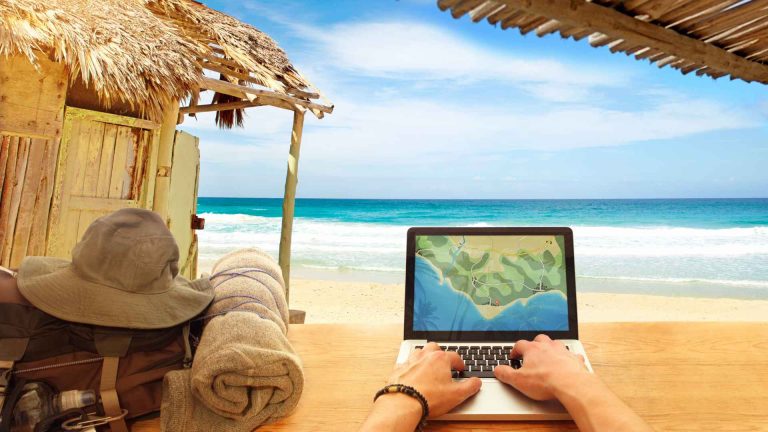 7 Best Skills to Become a Digital Nomad: Guide with Tips