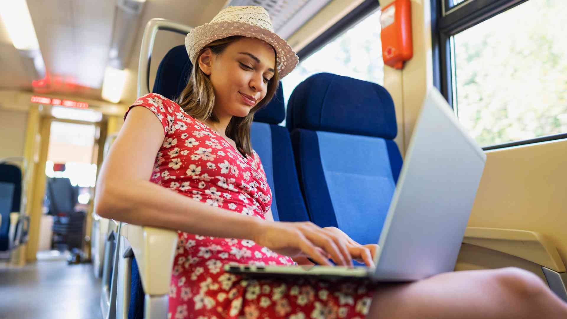 11 Tips for Working While You Travel: Guide Tips for Working While You Travel