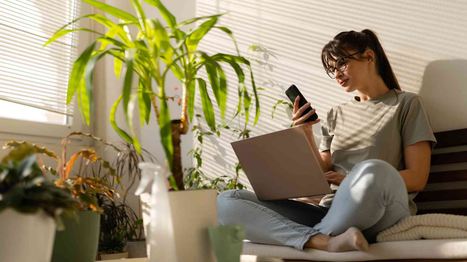 Navigating the Digital Nomad Lifestyle as a Family: 8 Tips Journeying Together Navigating the Digital Nomad Lifes