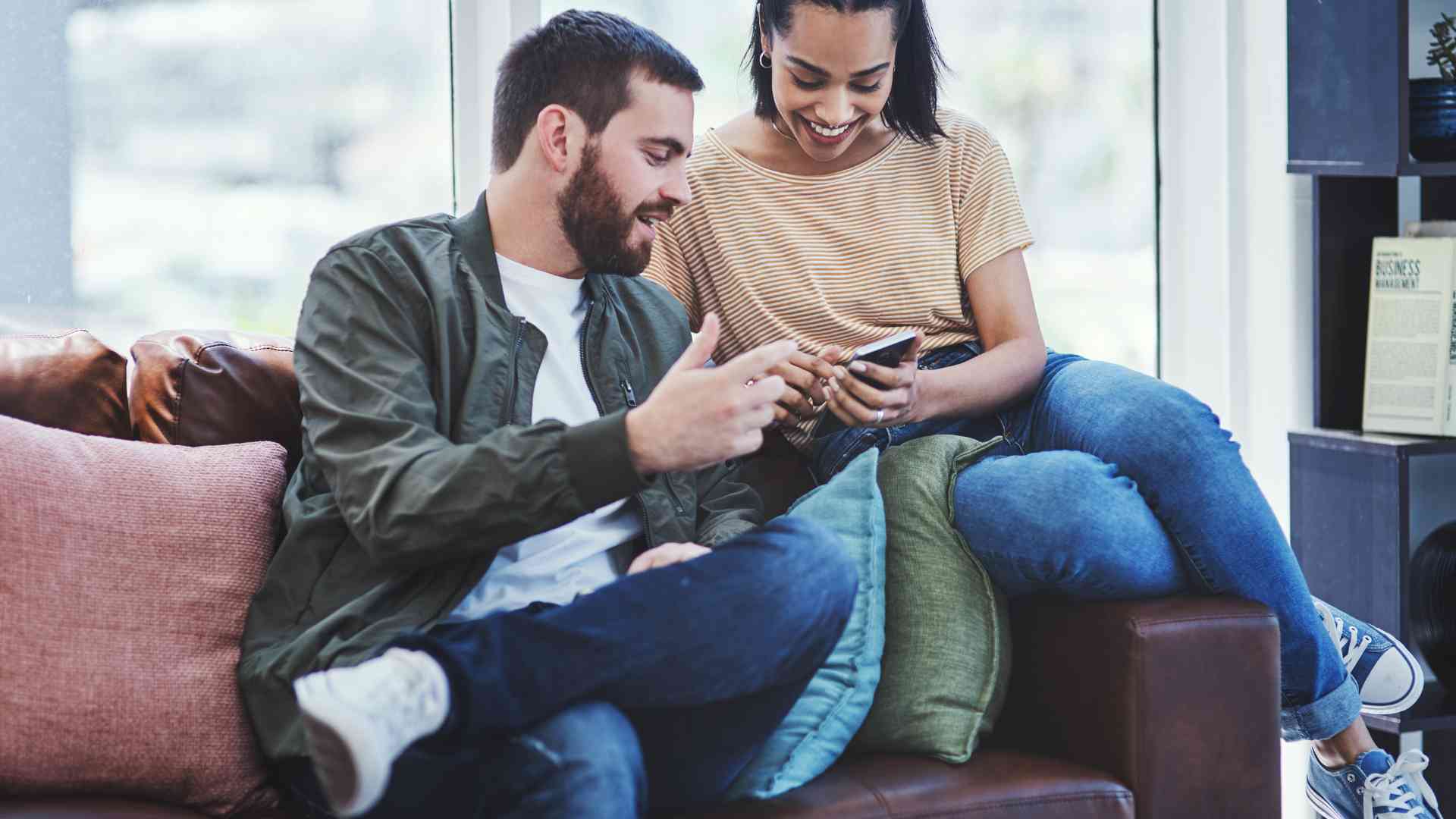 How to Build Strong Local Business Connections as a Nomad? How can I build strong connections with local businesses as a digital nomad
