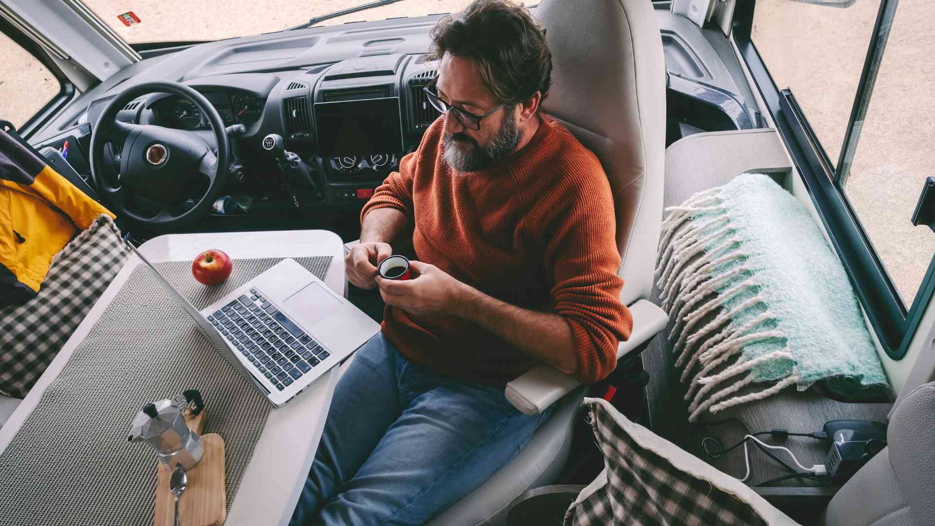 10 Steps: Budgeting for Long-Term Travel as a Digital Nomad Budgeting for Long-Term Travel
