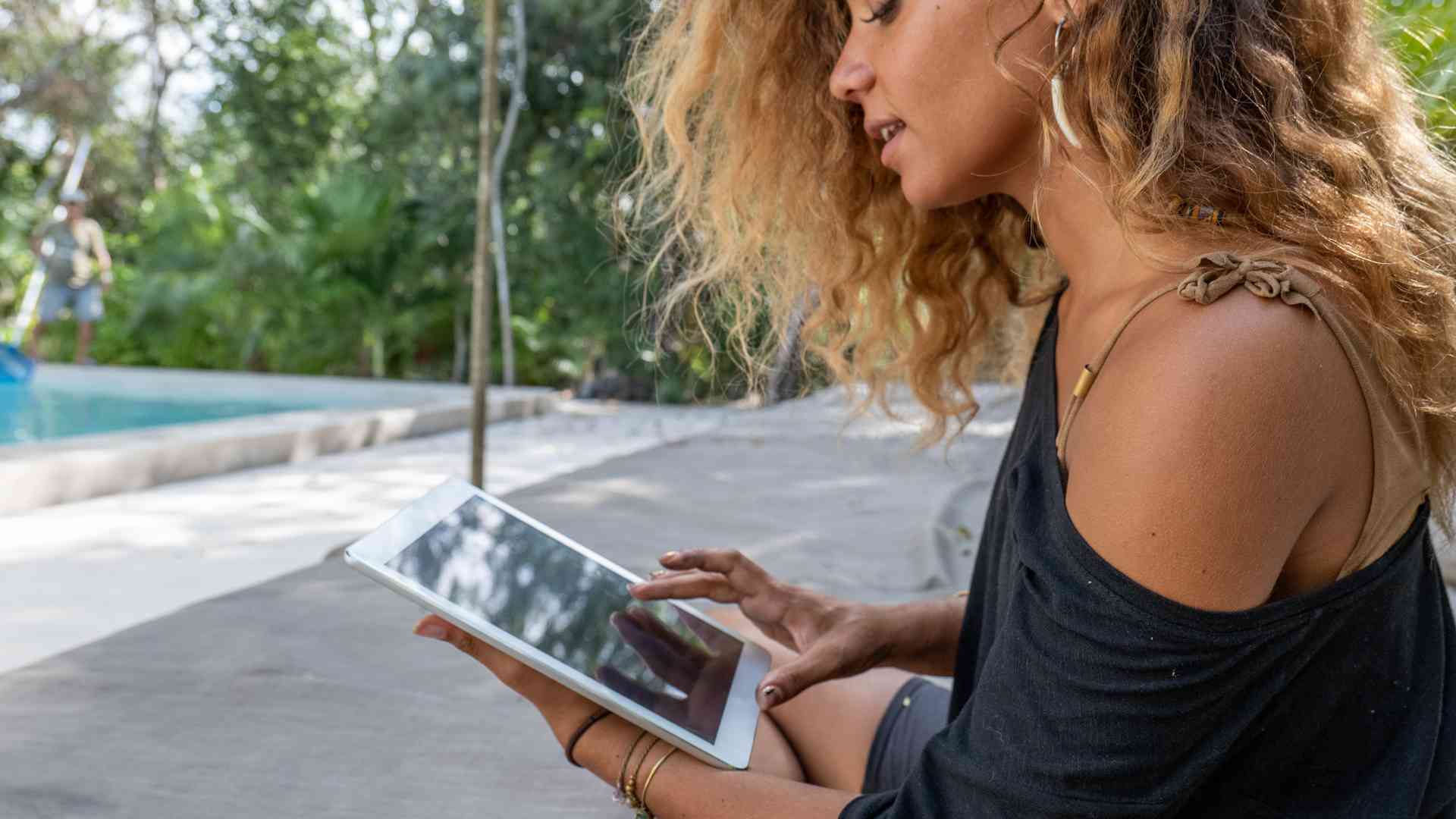 Navigating the Digital Nomad Lifestyle as a Family: 8 Tips Journeying Together Navigating the Digital Nomad Lifes