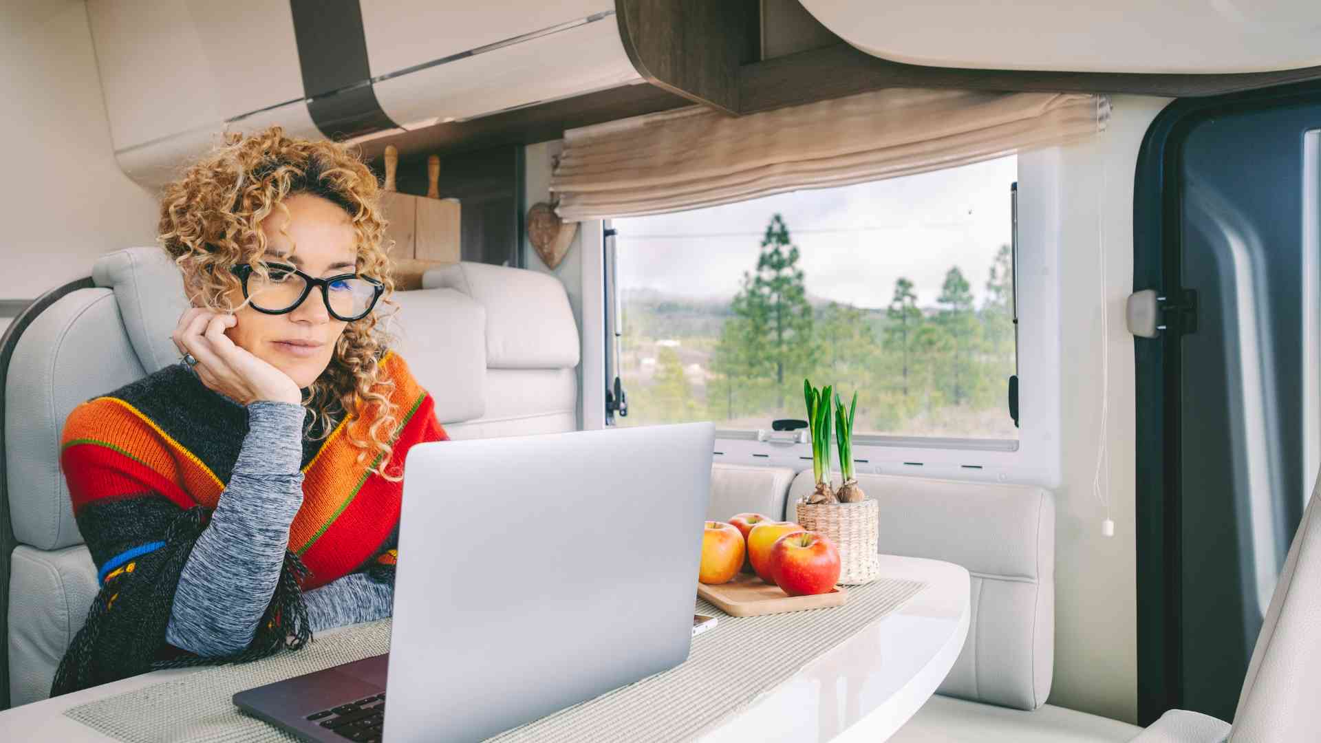 10 Productivity Hacks for Digital Nomads and Remote Workers Digital Nomad Productivity Hacks