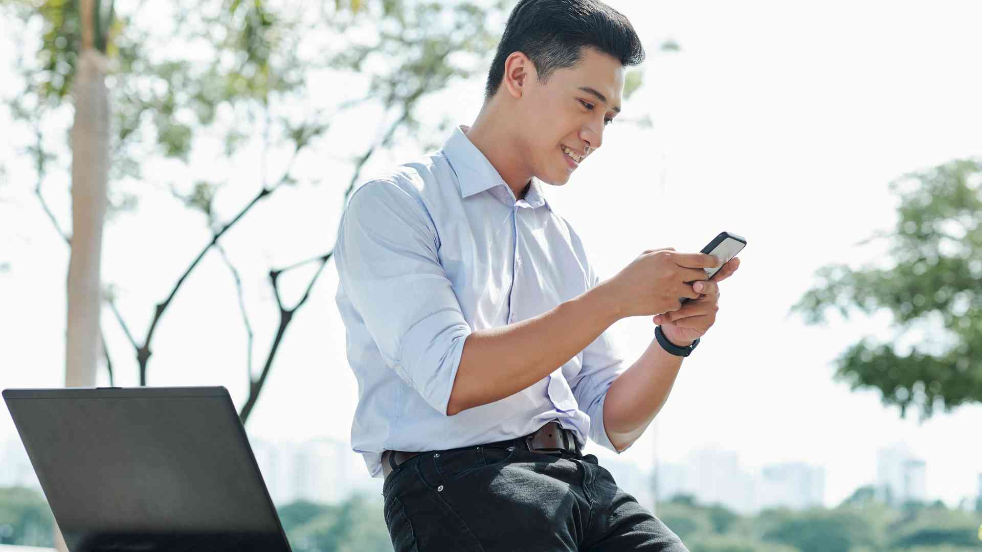 Navigating the Digital Nomad Lifestyle as a Family: 8 Tips Navigating the Digital Nomad Lifestyle as a Family: 8 Tips