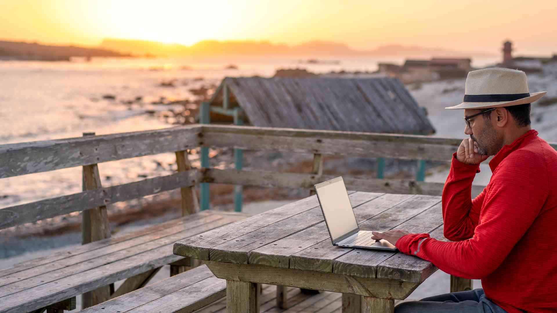 8 Cultural Etiquette Tips for the Digital Nomad Lifestyle