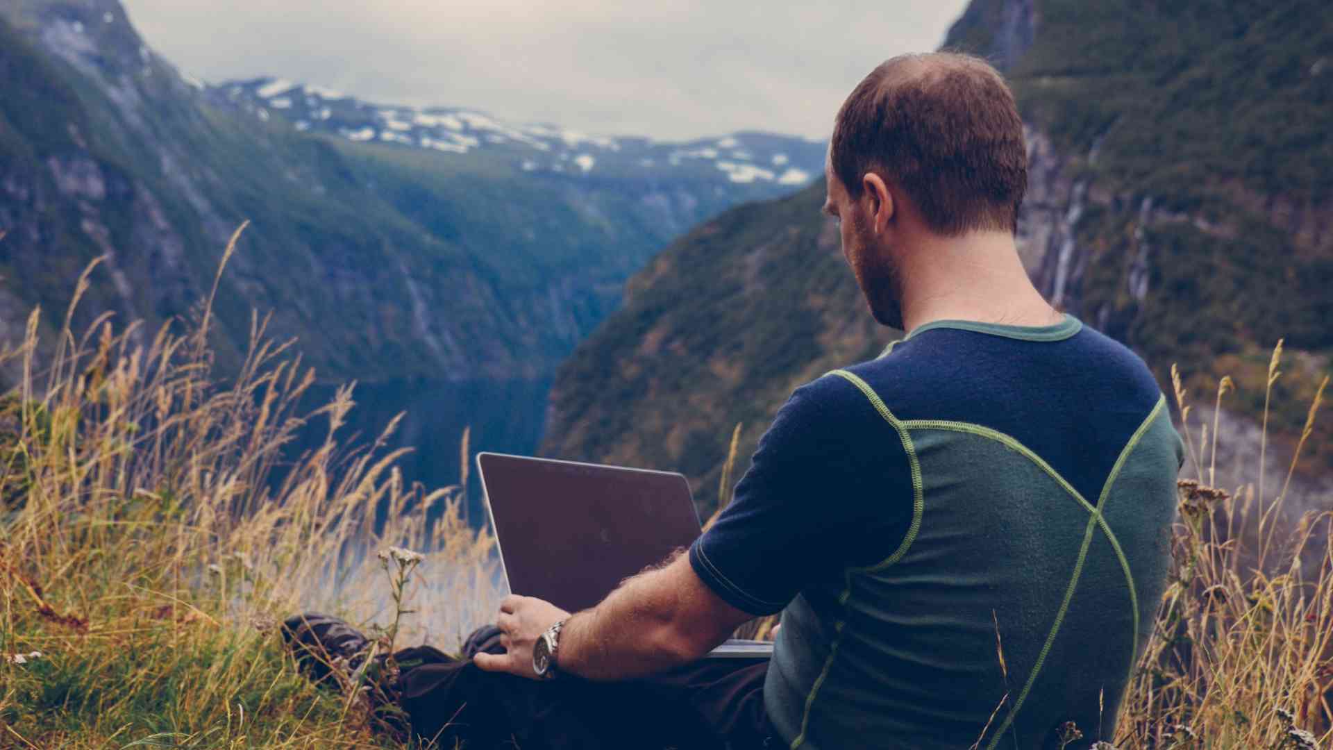 10 Steps: Budgeting for Long-Term Travel as a Digital Nomad Budgeting for Long-Term Travel