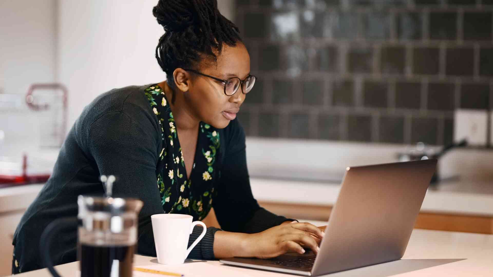 7 Disadvantages of the Digital Nomad Lifestyle: Guide 7 Disadvantages of the Digital Nomad Lifestyle: Guide