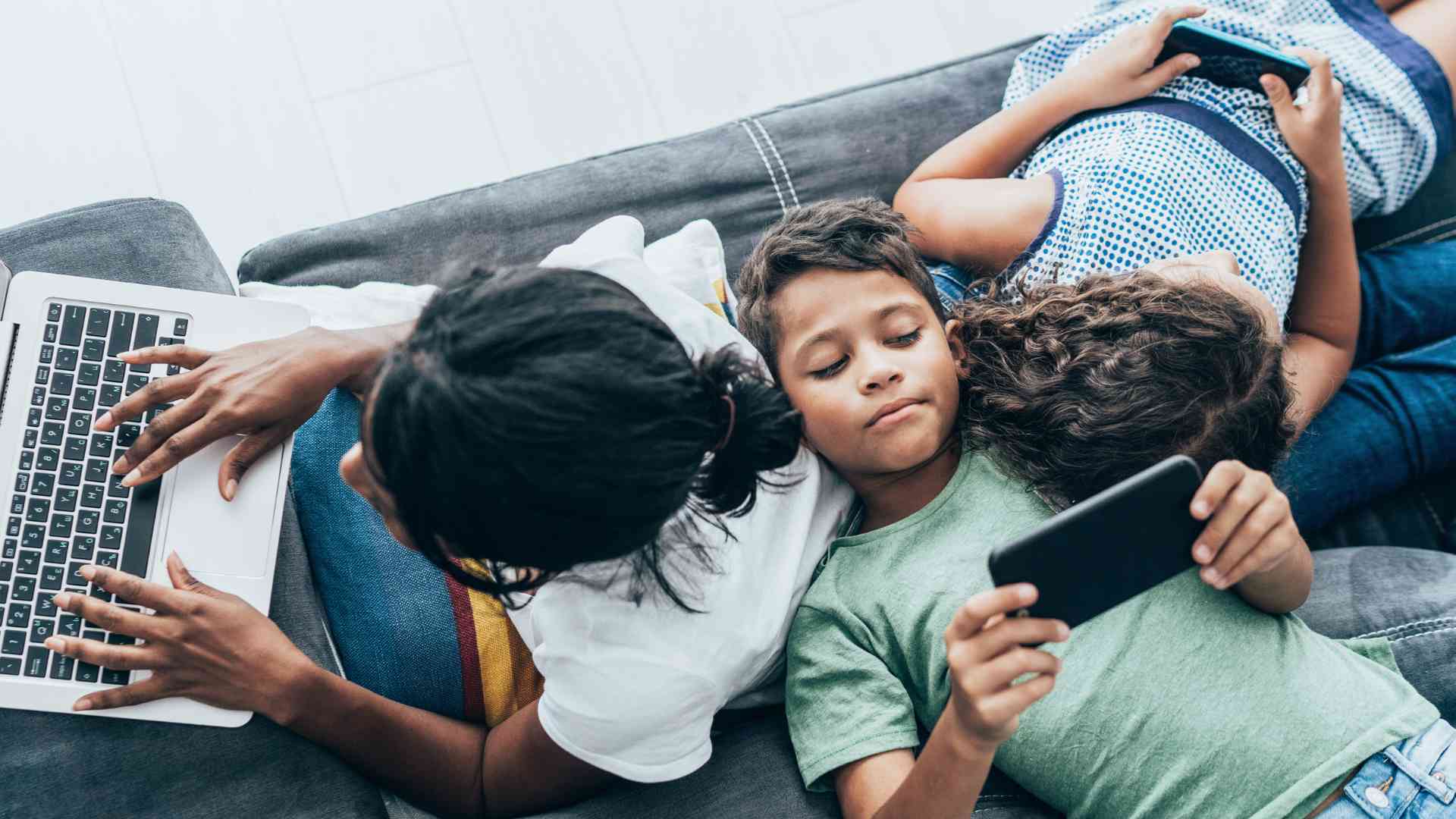 8 Challenges and Rewards of Family Digital Nomad Life What are the unique challenges and rewards of being a family of digital nomads